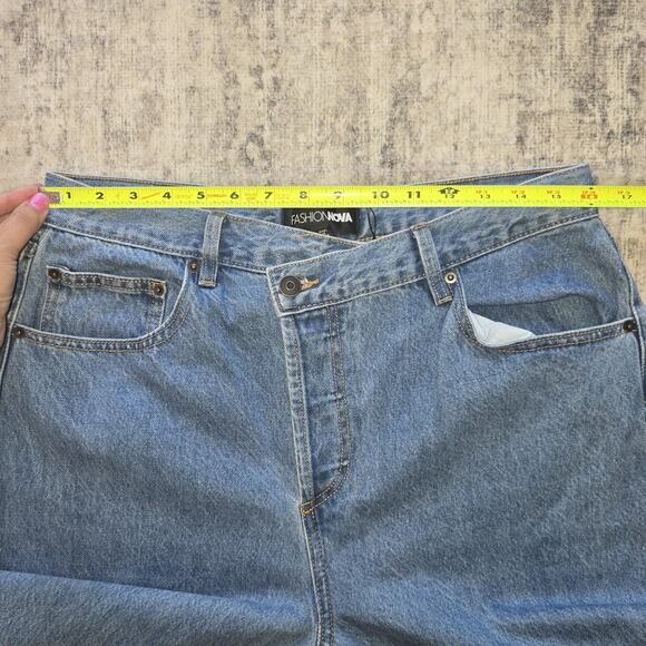 Fashion Nova Jeans Women 11 Light Wash Button Fly Straight High Rise Capsule NEW - Picture 8 of 12